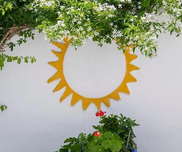 Ricos Two Bedroom House - Paros Apartment *