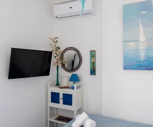 Ricos Two Bedroom House - Paros * Náoussa